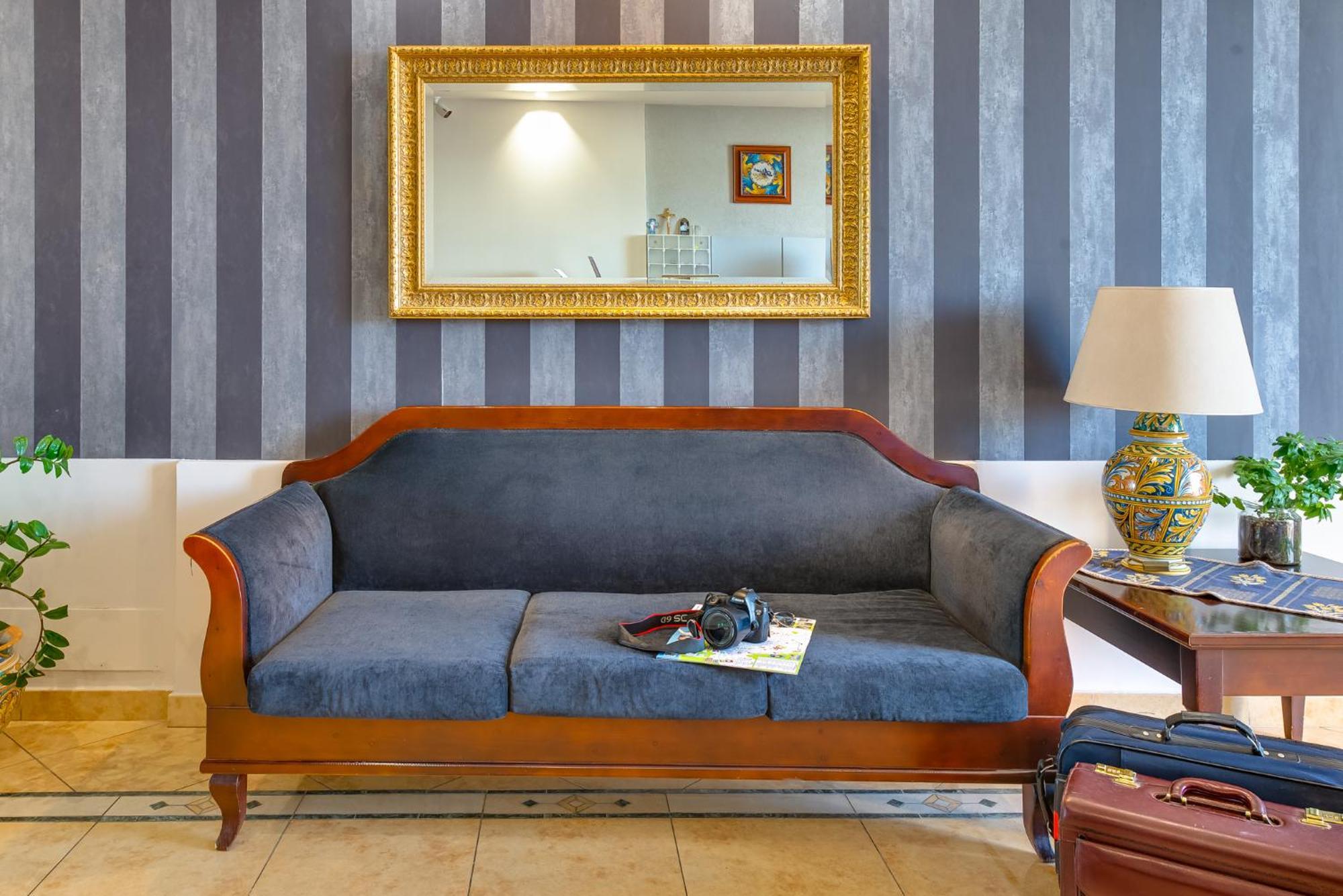 Hotel Aliai ชากกา ภายนอก รูปภาพ