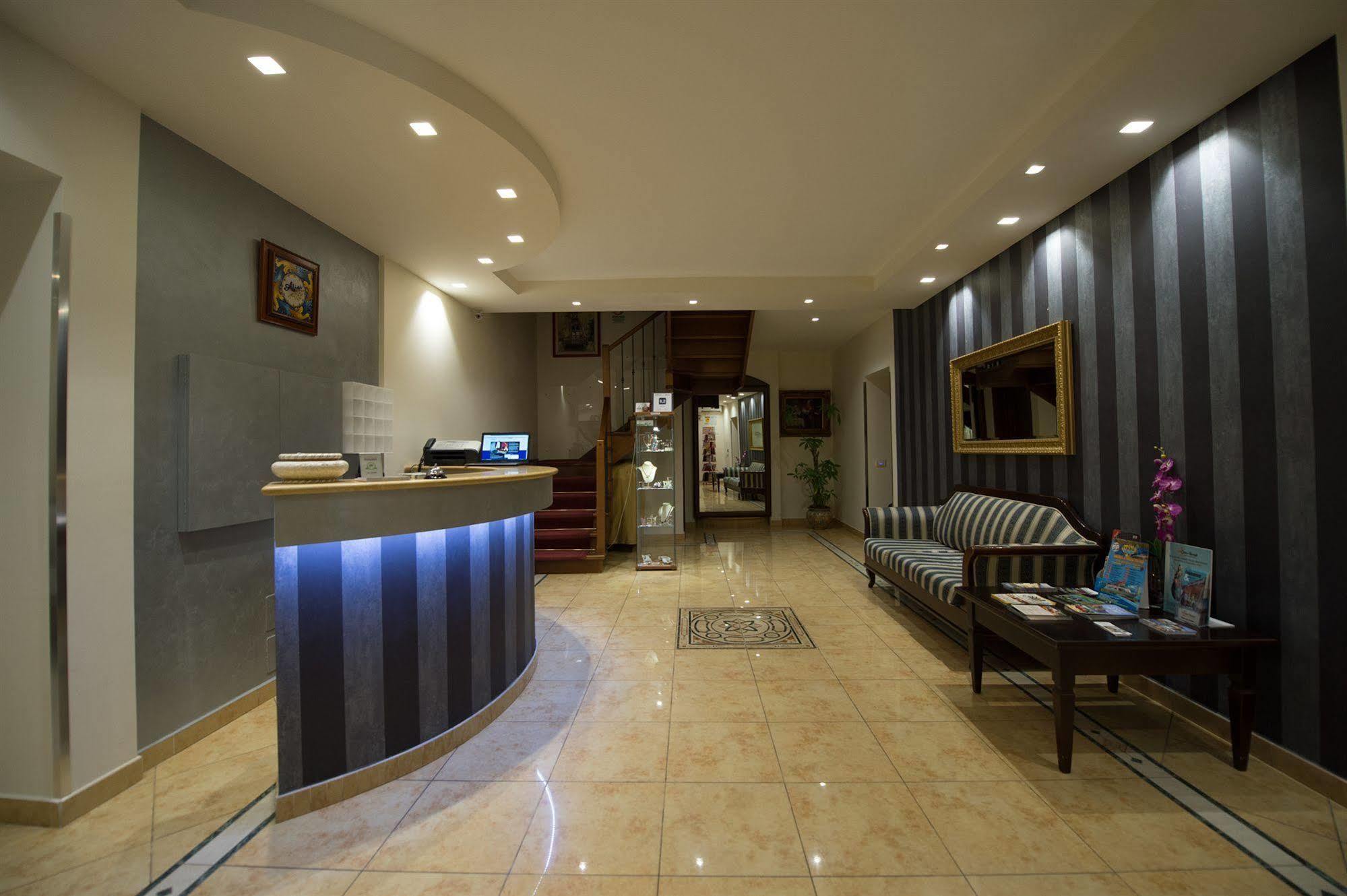 Hotel Aliai ชากกา ภายนอก รูปภาพ